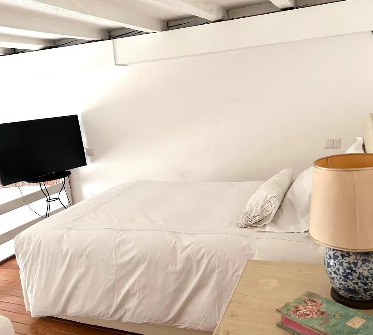 Wonderful Central Apartment In Porta Garibaldi,Moscova Mediolan 0*,  Włochy